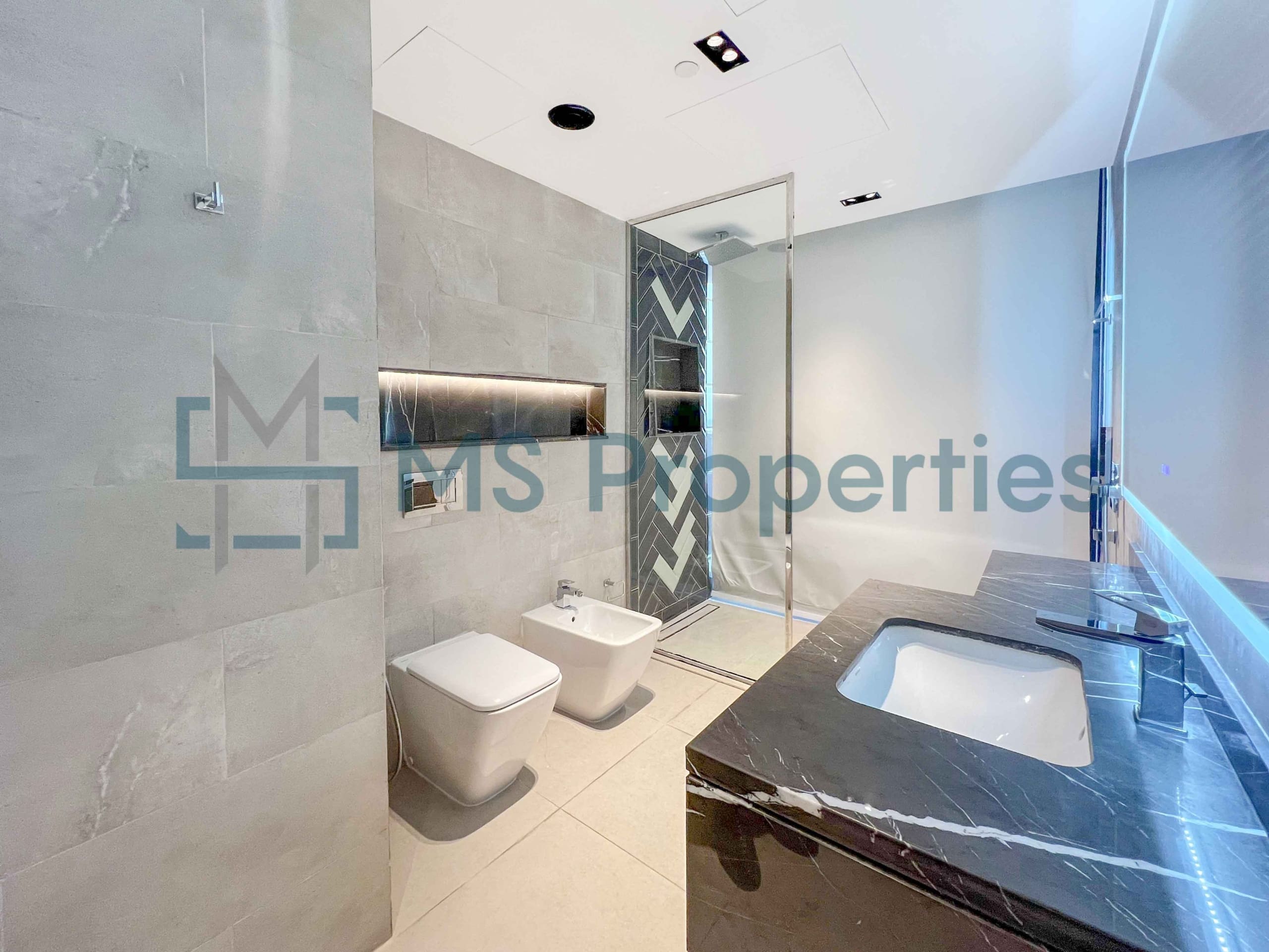 Modern Style 3BHK Flat | Balcony | Including Bills