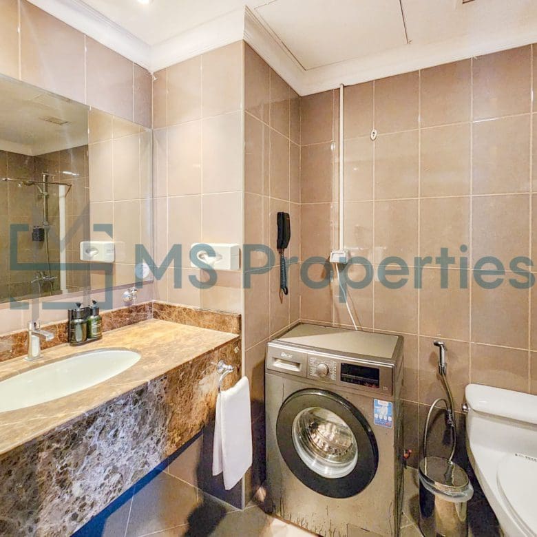 Amazing 1BHK Flat |Bills and Housekeeping Included