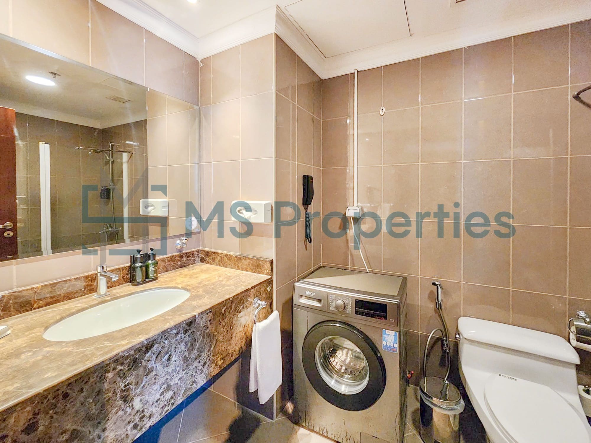 Amazing 1BHK Flat |Bills and Housekeeping Included