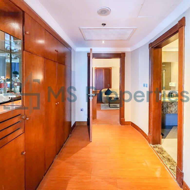 Amazing 1BHK Flat |Bills and Housekeeping Included