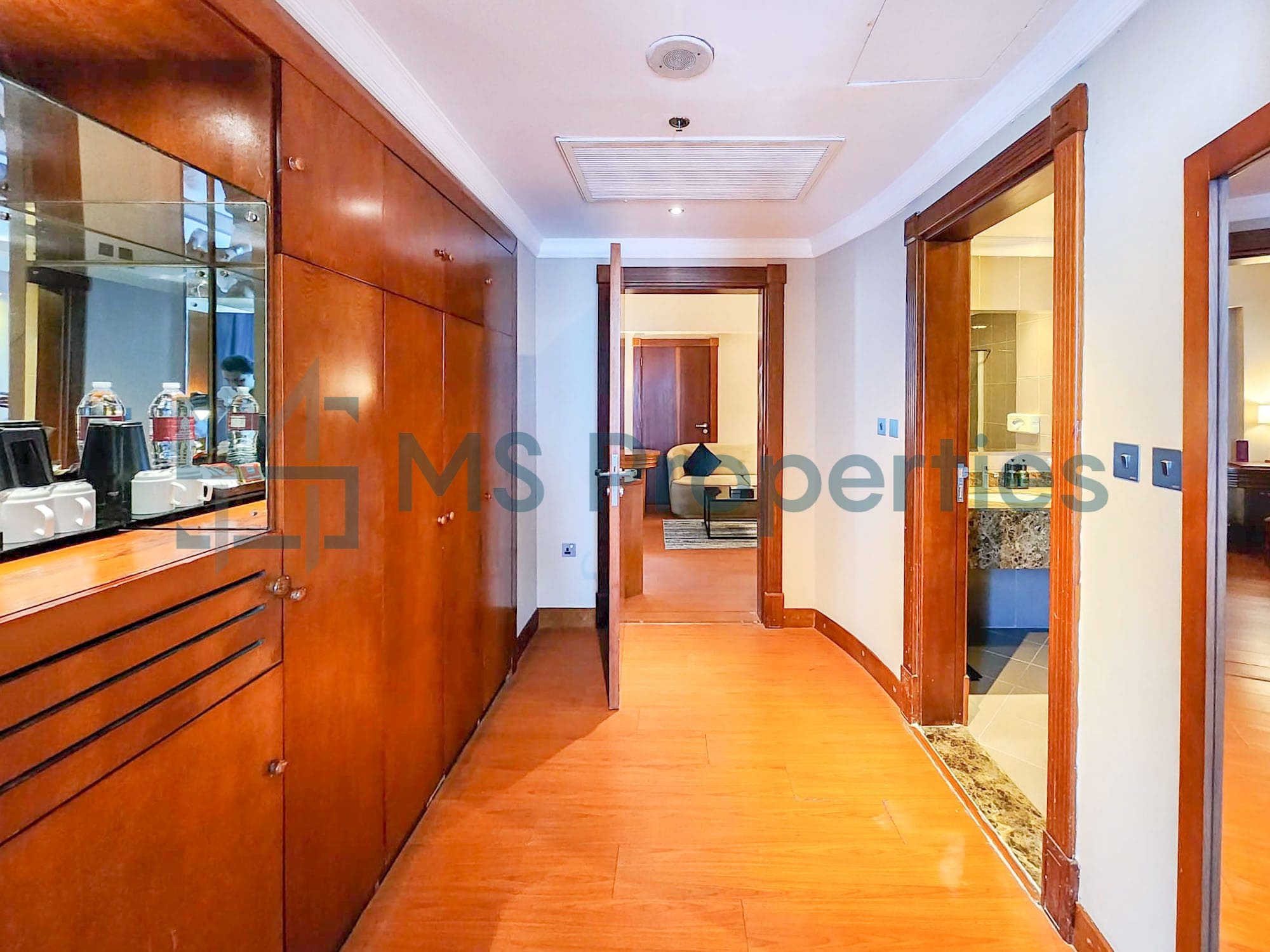 Amazing 1BHK Flat |Bills and Housekeeping Included