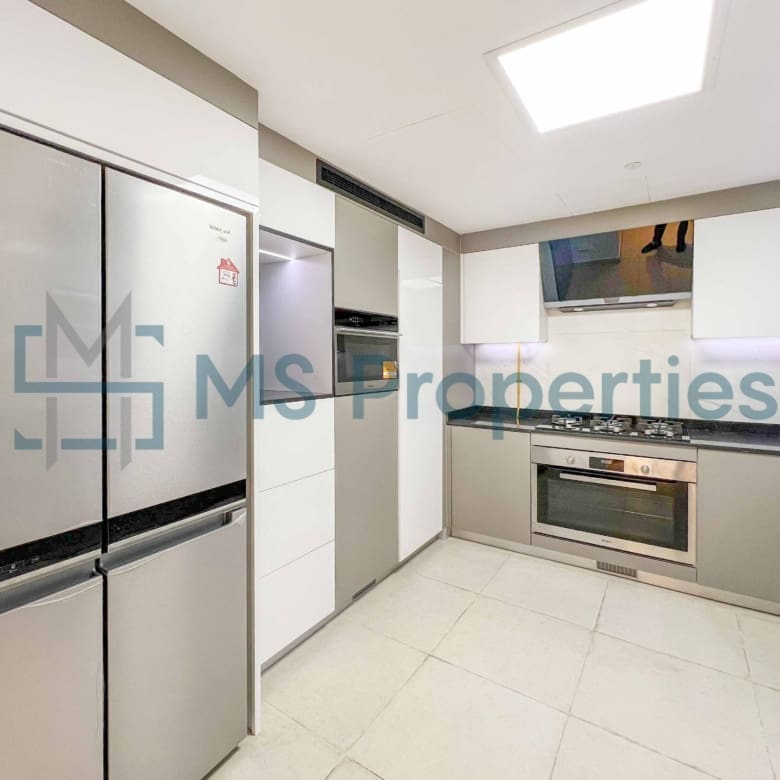 Modern Style 3BHK Flat | Balcony | Including Bills