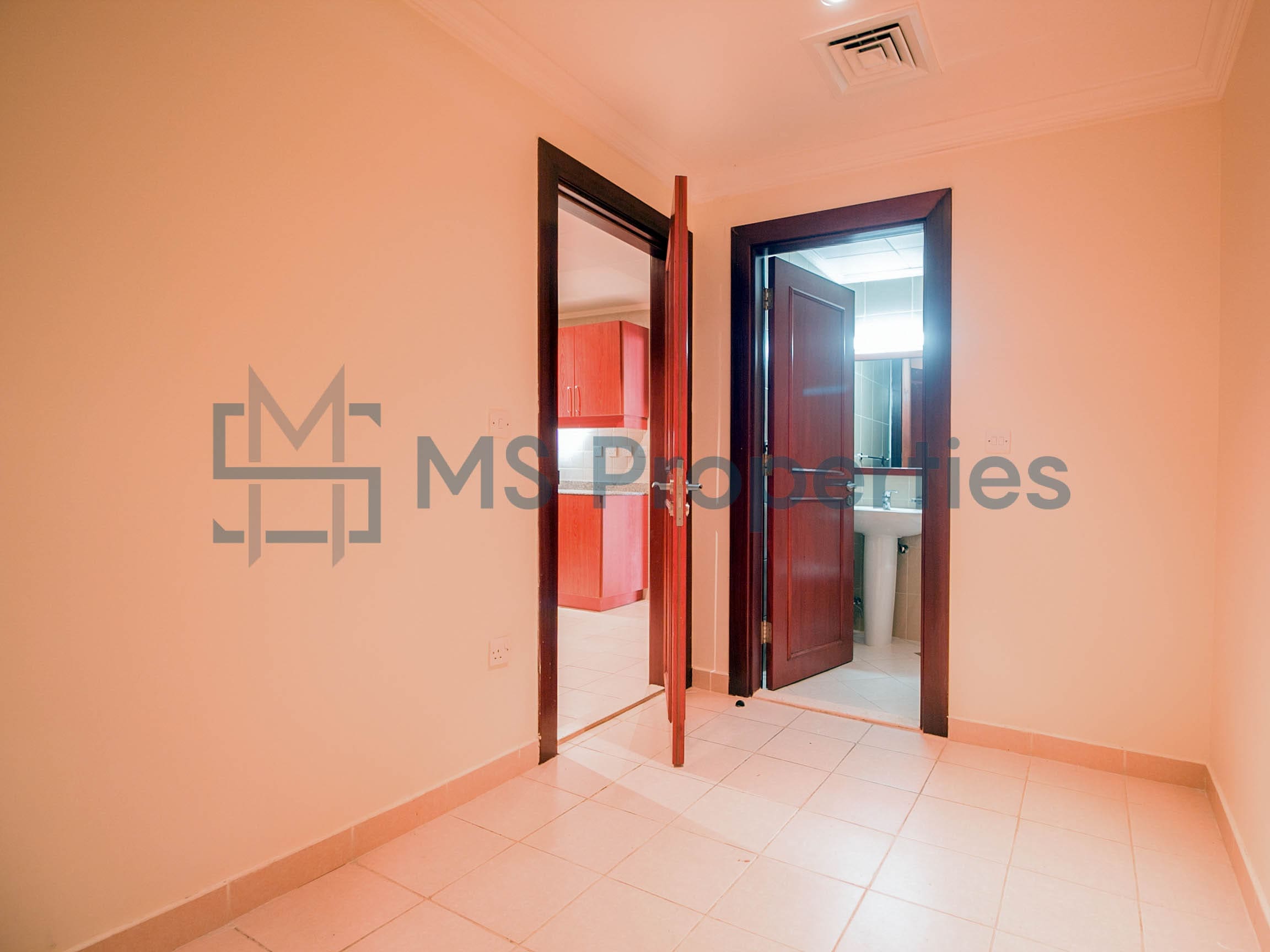 Bright & Spacious 3BHK + Maid Room w/ Balcony Marina View