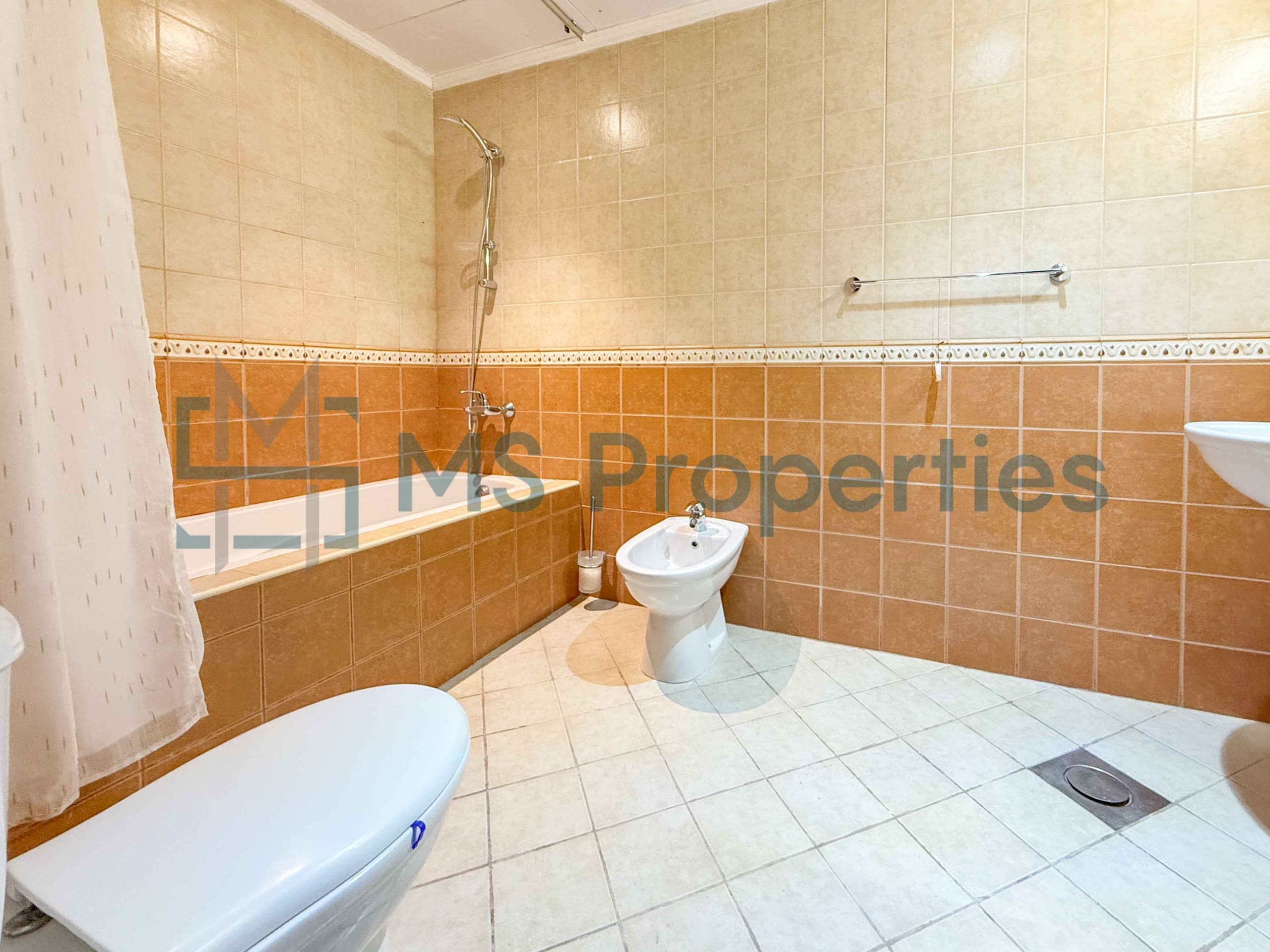 Contemporary 1BHK with Balcony | Amazing Marina View