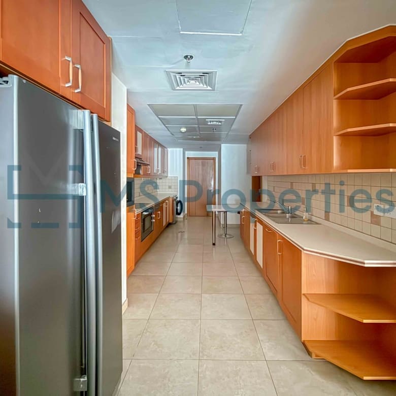 Bright & Spacious 3BHK + Maid | Furnished | Balcony View