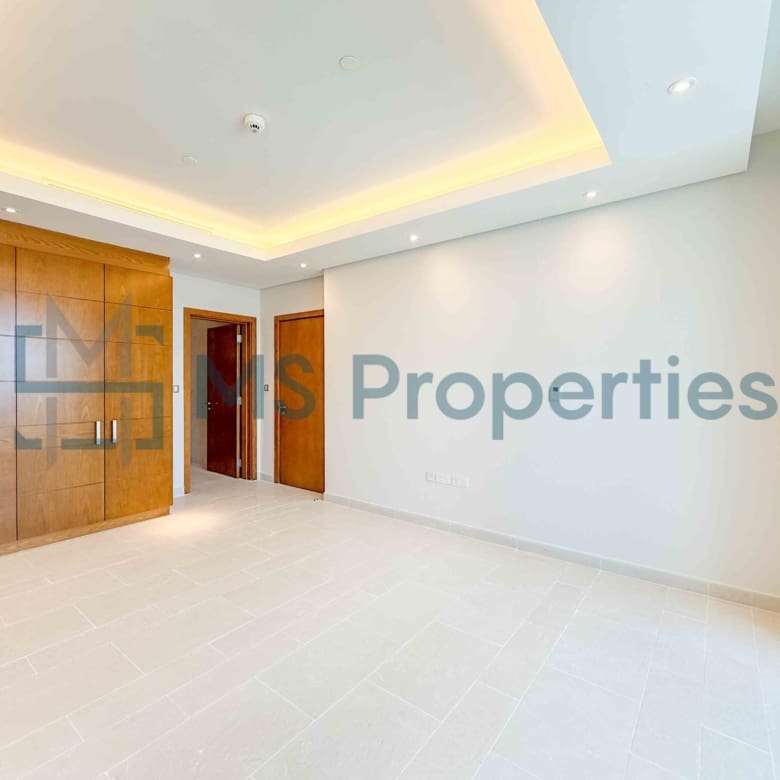 Beautiful 2BR Apartment | Spacious Layout | Marina View
