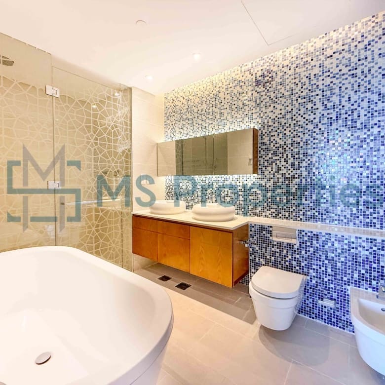 Beautiful 2BR Apartment | Spacious Layout | Marina View