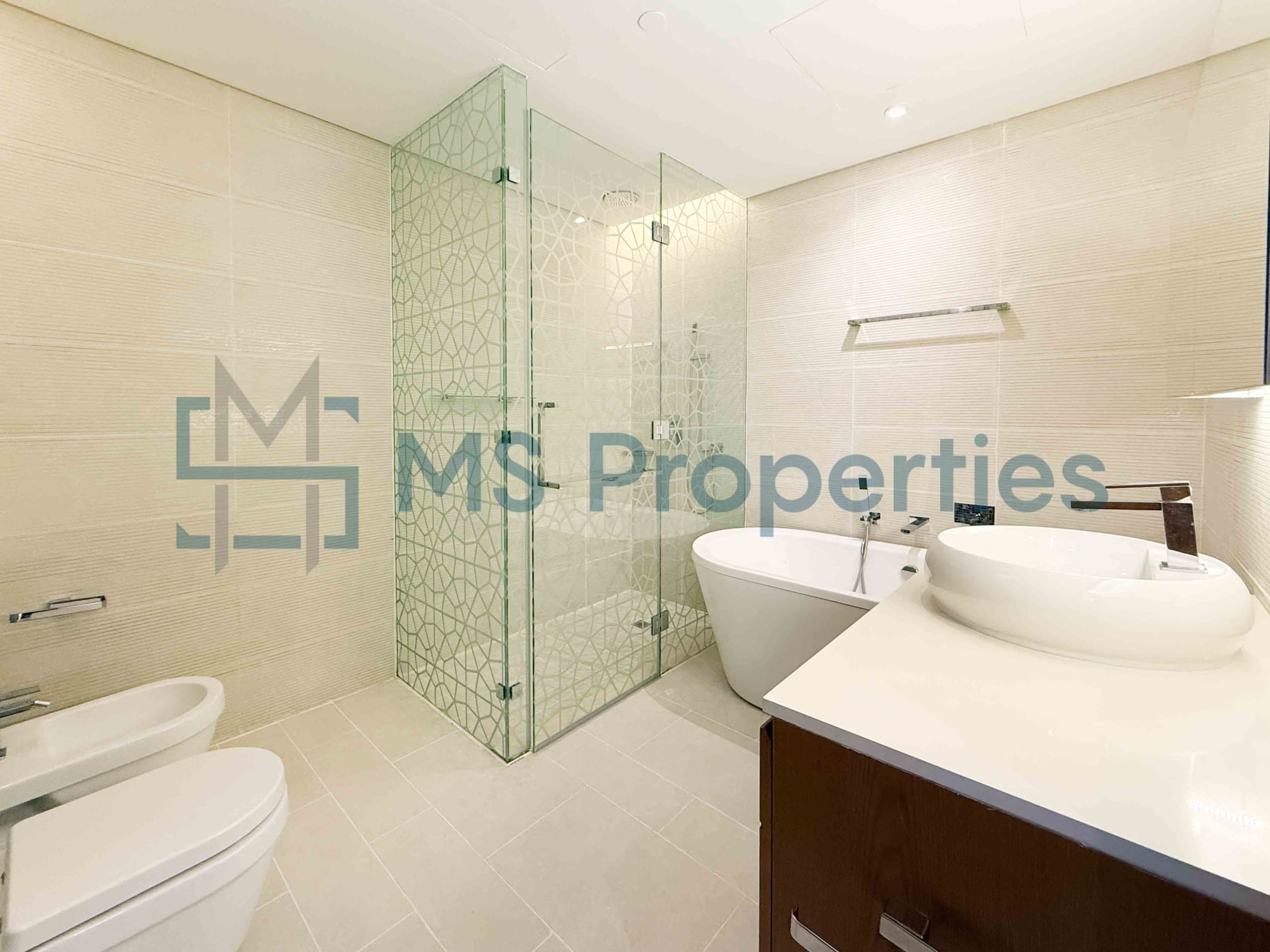 Beautiful 2BR Apartment | Spacious Layout | Marina View