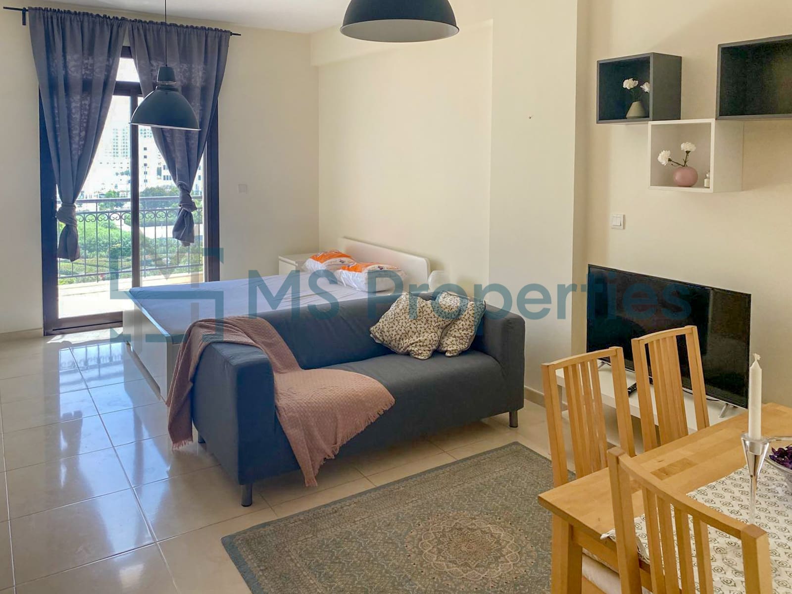 Light Filled Studio Apartment | +Bills Included