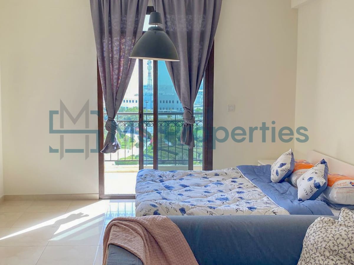 Light Filled Studio Apartment | +Bills Included
