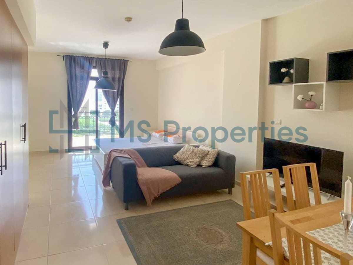 Light Filled Studio Apartment | +Bills Included