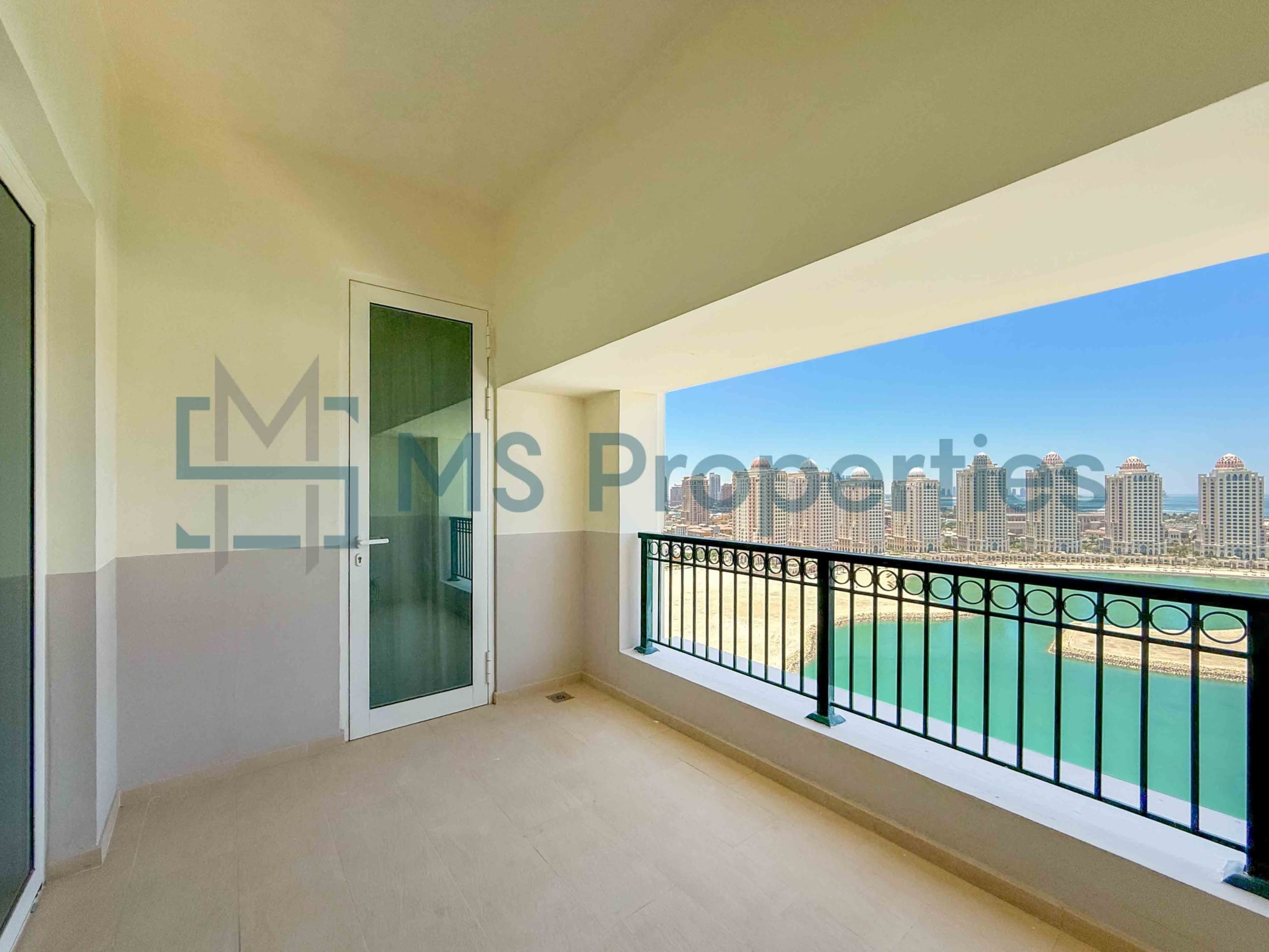 VB29_1810_-6 Beautiful 3BHK Flat | Furnished w/ Balcony Relaxing Sea View