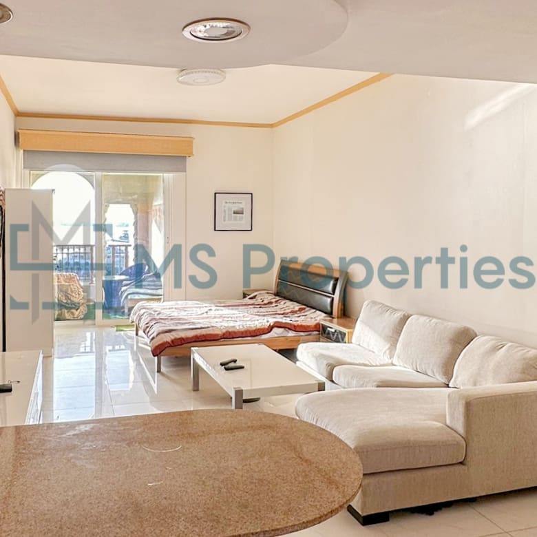 Gorgeous Studio Apartment with Sea View Balcony