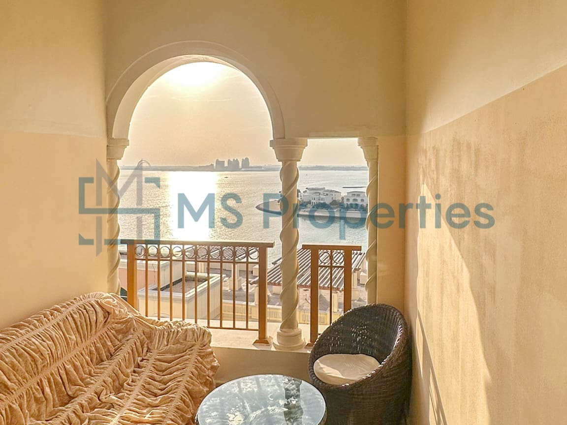 Gorgeous Studio Apartment with Sea View Balcony