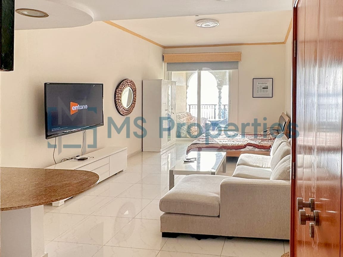 Gorgeous Studio Apartment with Sea View Balcony
