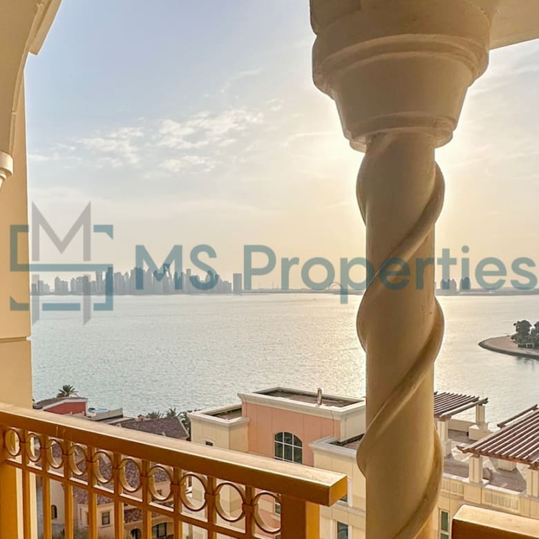 Gorgeous Studio Apartment with Sea View Balcony