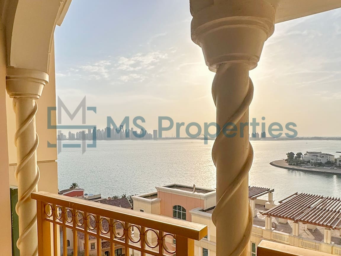 Gorgeous Studio Apartment with Sea View Balcony