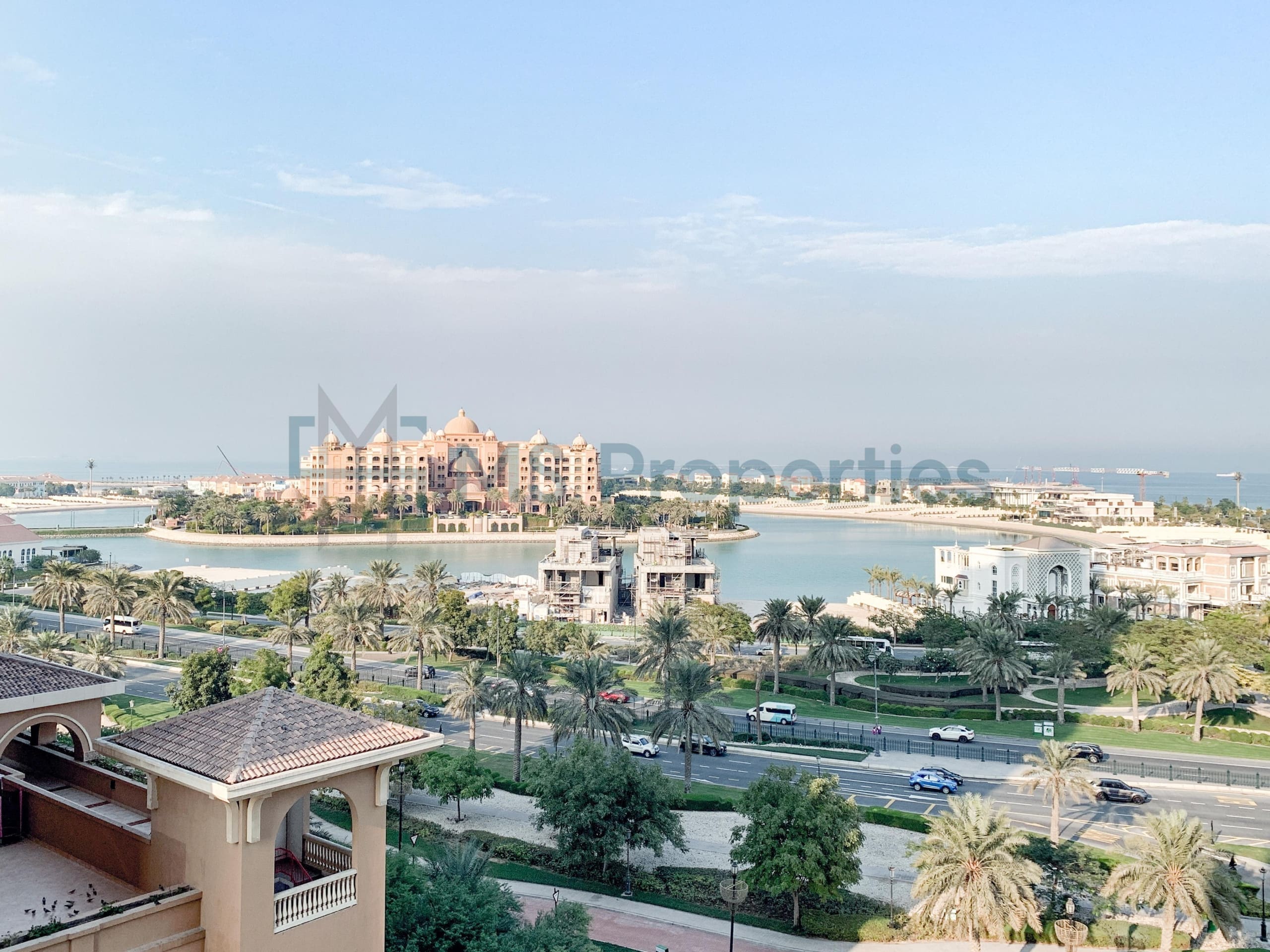 Lovely 1BHK Apartment with Balcony in Prime Area