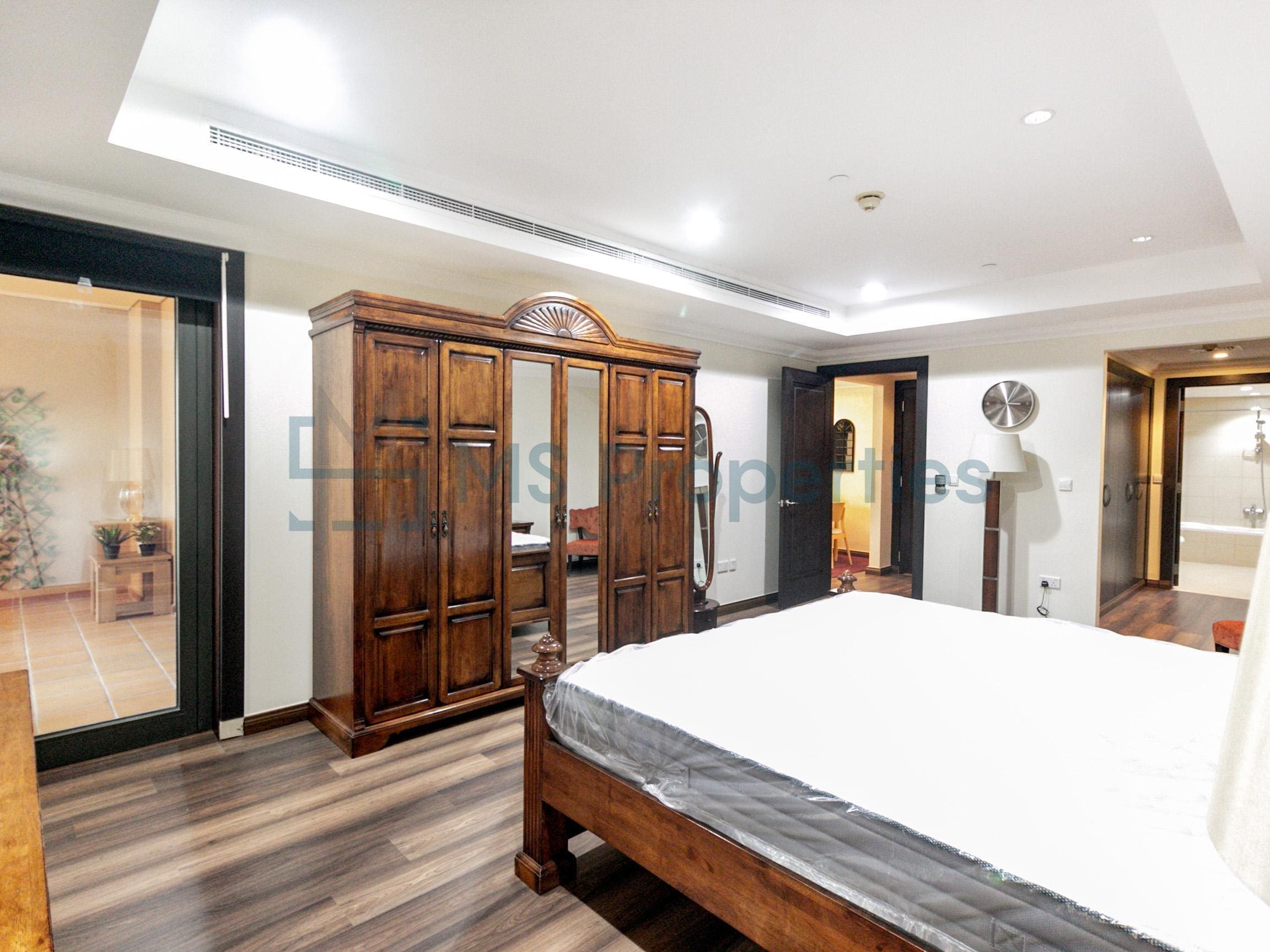 Lovely 1BHK Apartment with Balcony in Prime Area