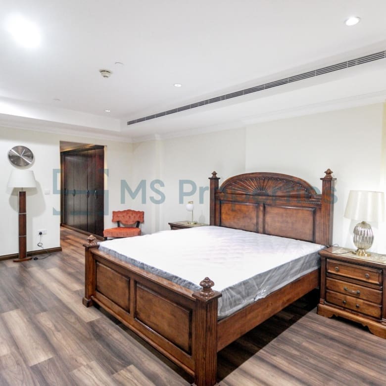 Lovely 1BHK Apartment with Balcony in Prime Area