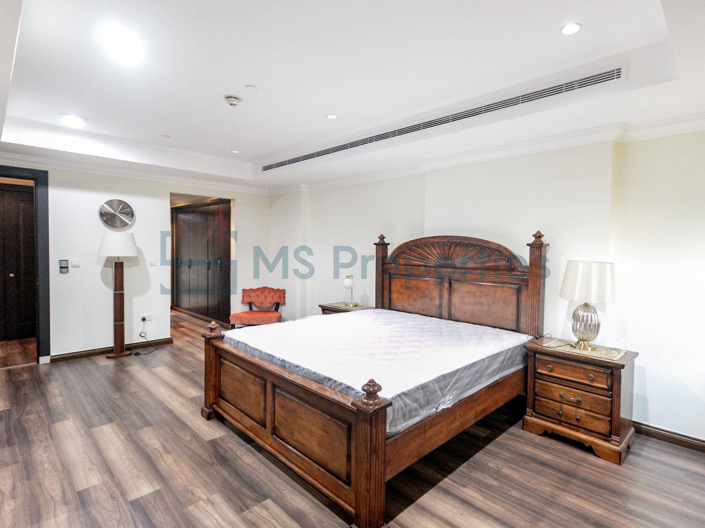 Lovely 1BHK Apartment with Balcony in Prime Area