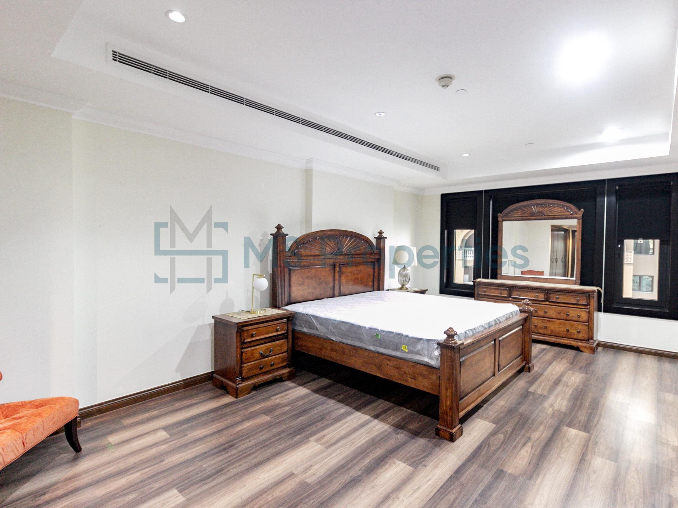 Lovely 1BHK Apartment with Balcony in Prime Area