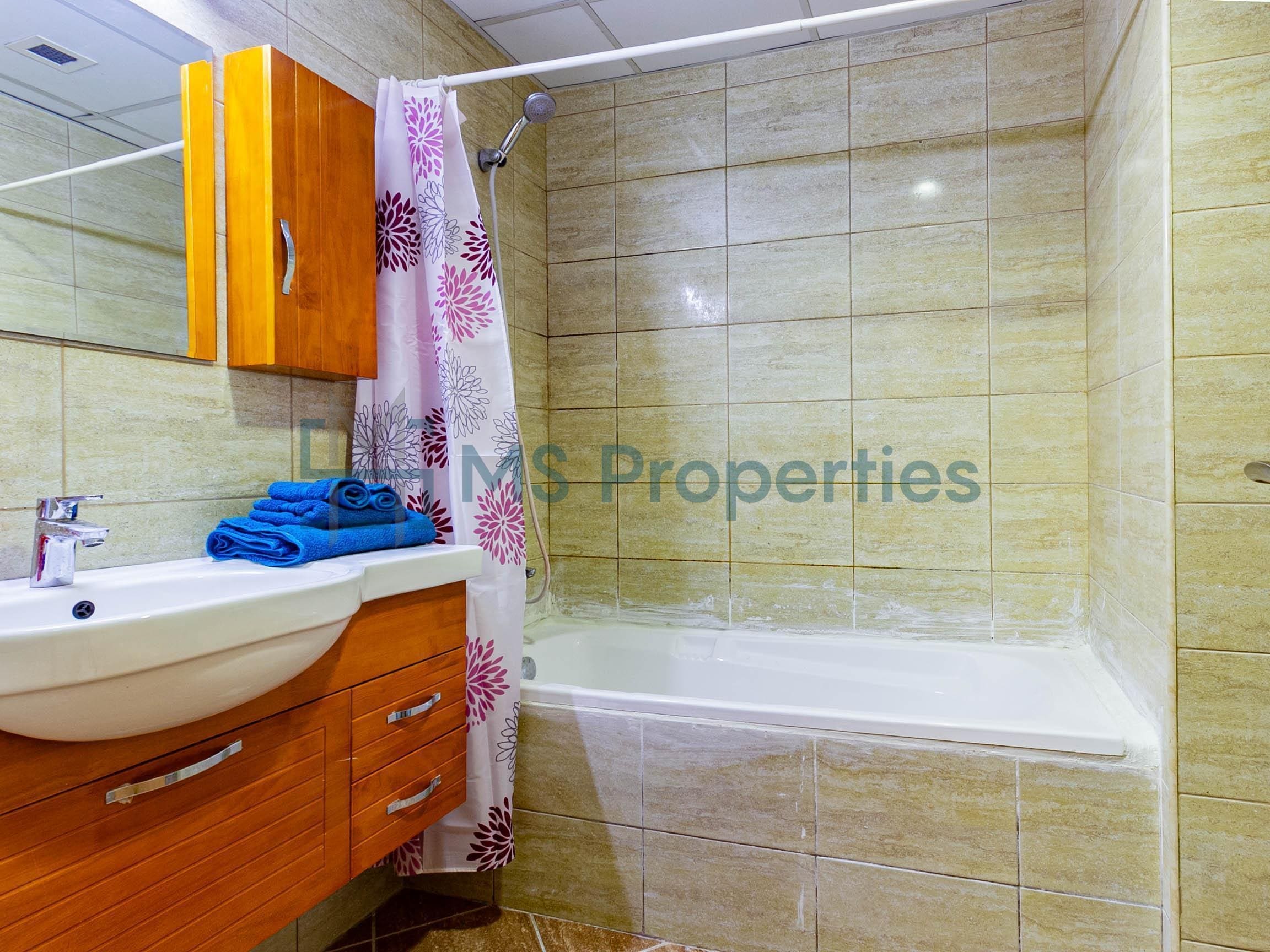 Lovely Style Studio Apartment with Balcony | Bills Included