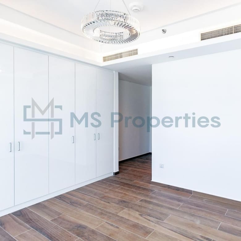 Elegant 2BHK + Maid | Perfect Lay out | Sea View
