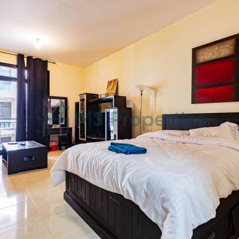 Lovely Style Studio Apartment with Balcony | Bills Included