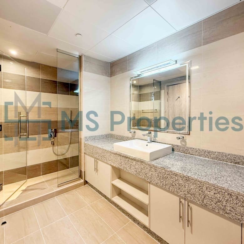 Pristine | 1BHK w/ Balcony Sea View | Bills Included