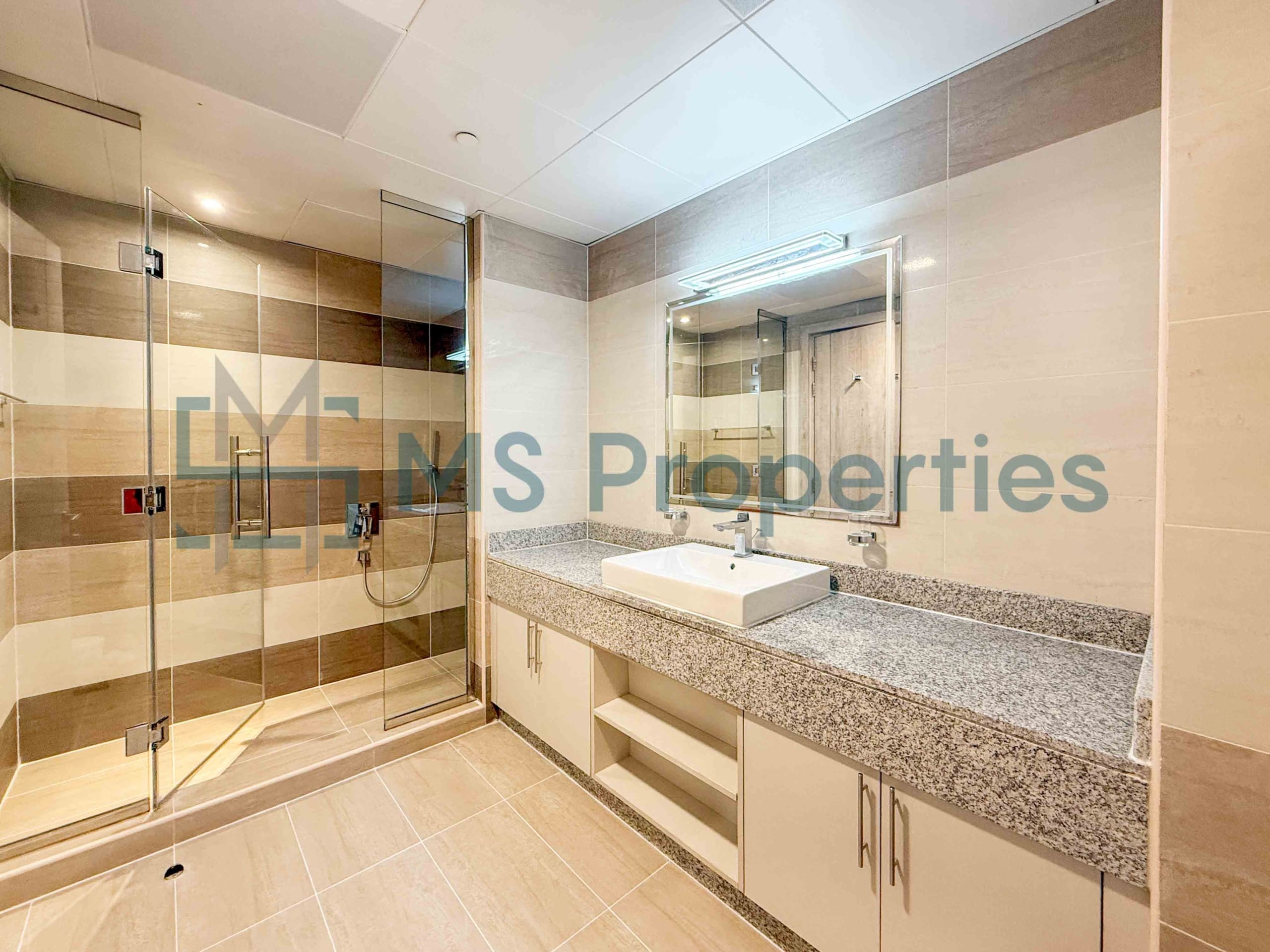 Pristine | 1BHK w/ Balcony Sea View | Bills Included