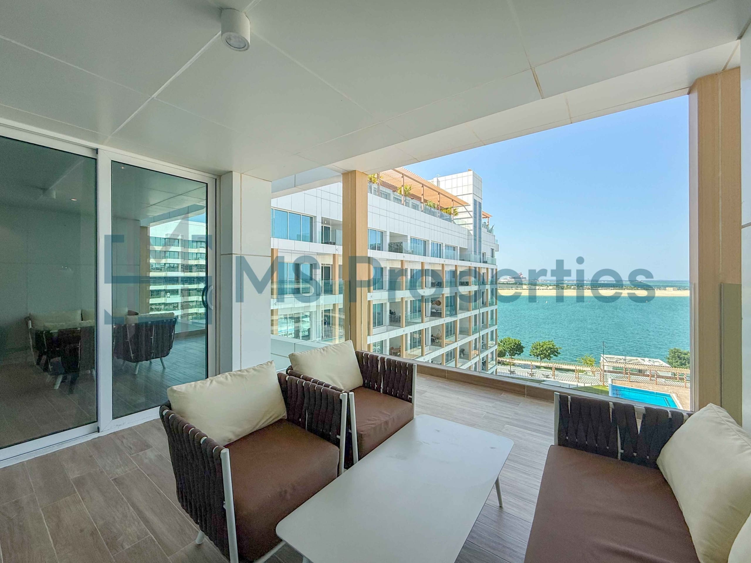 Pristine | 1BHK w/ Balcony Sea View | Bills Included