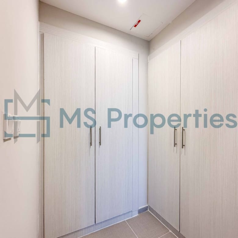 Pristine | 1BHK w/ Balcony Sea View | Bills Included