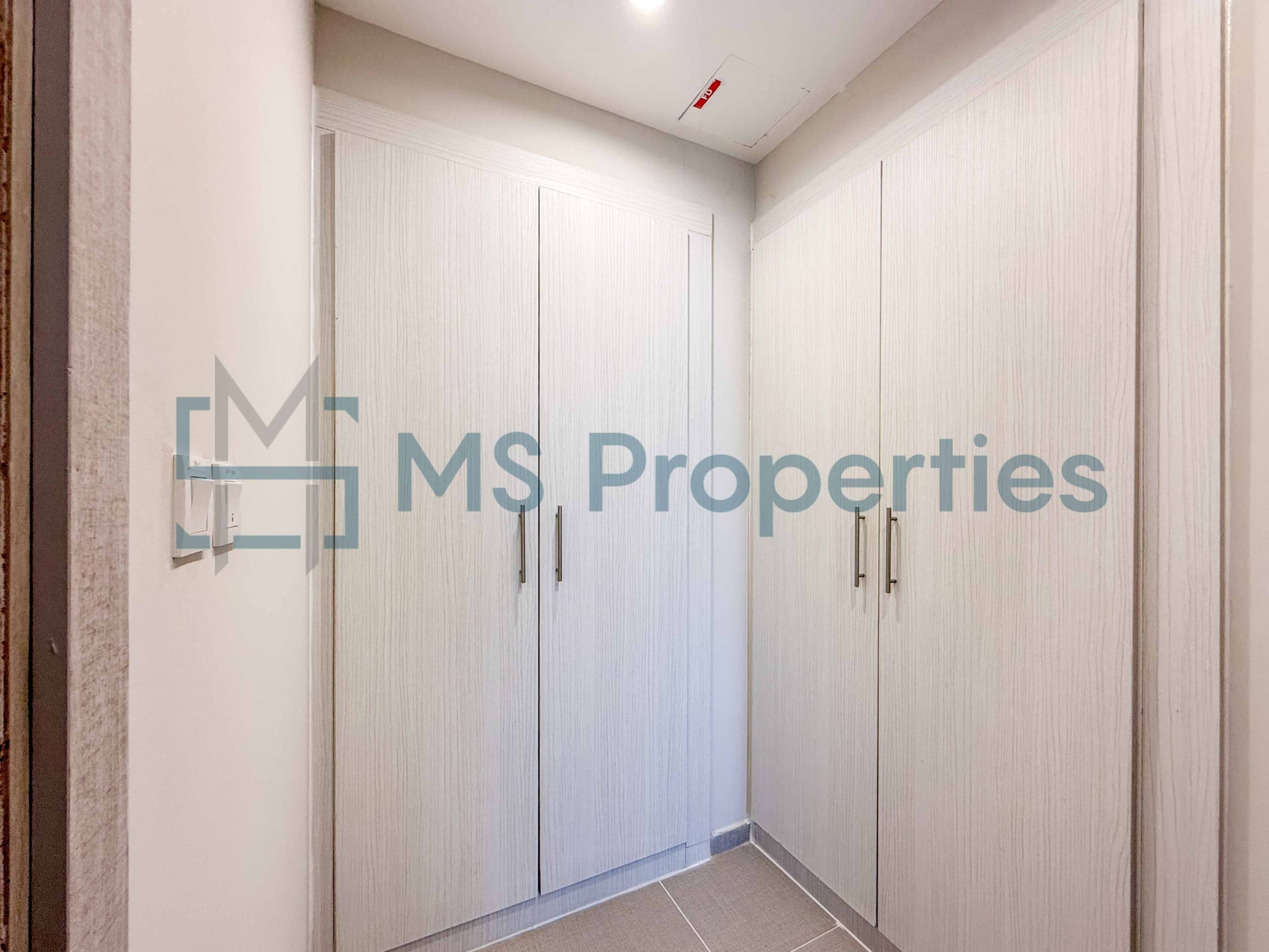 Pristine | 1BHK w/ Balcony Sea View | Bills Included