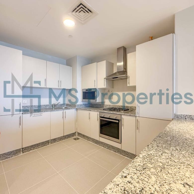Pristine | 1BHK w/ Balcony Sea View | Bills Included