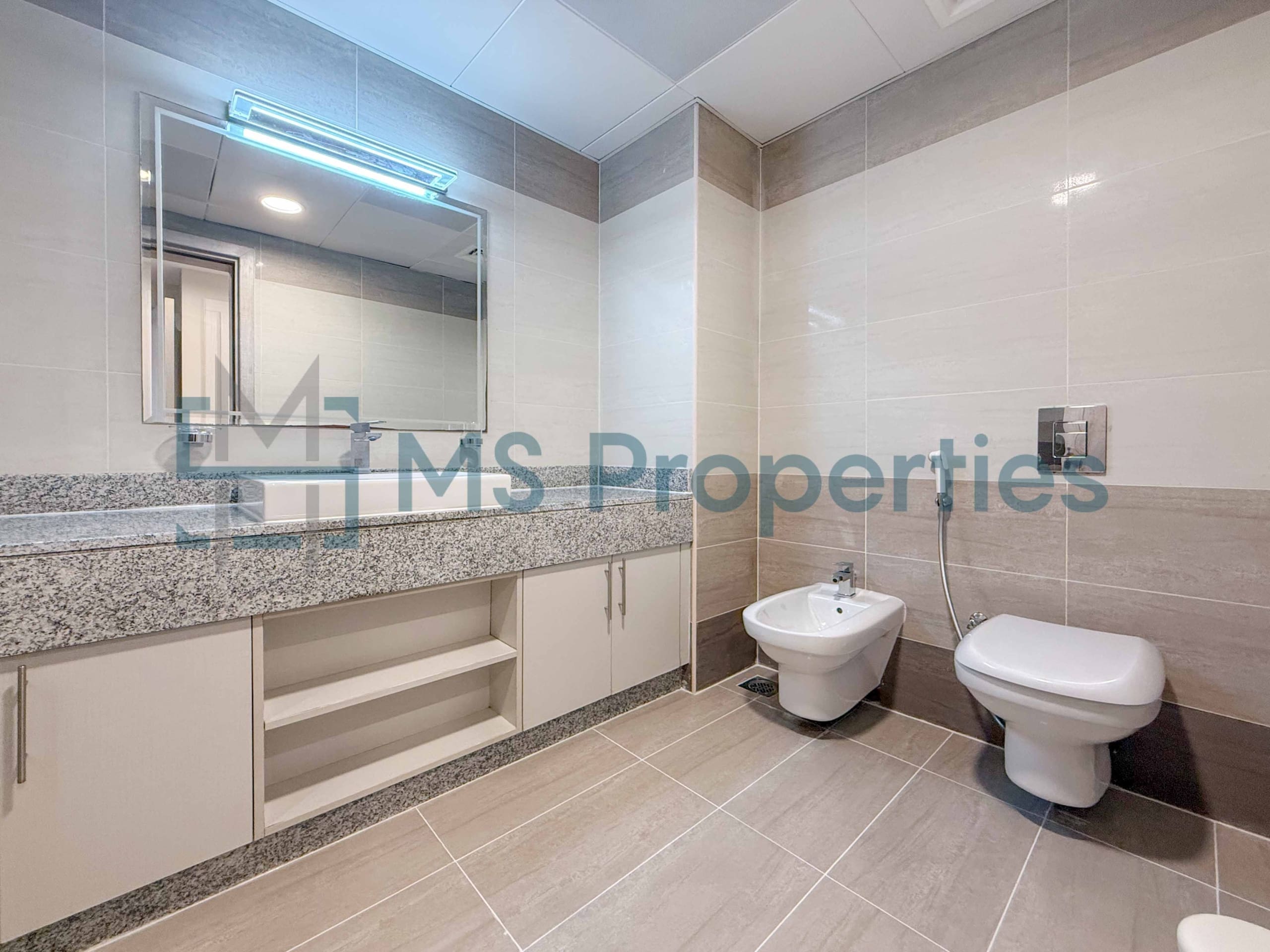Pristine | 1BHK w/ Balcony Sea View | Bills Included