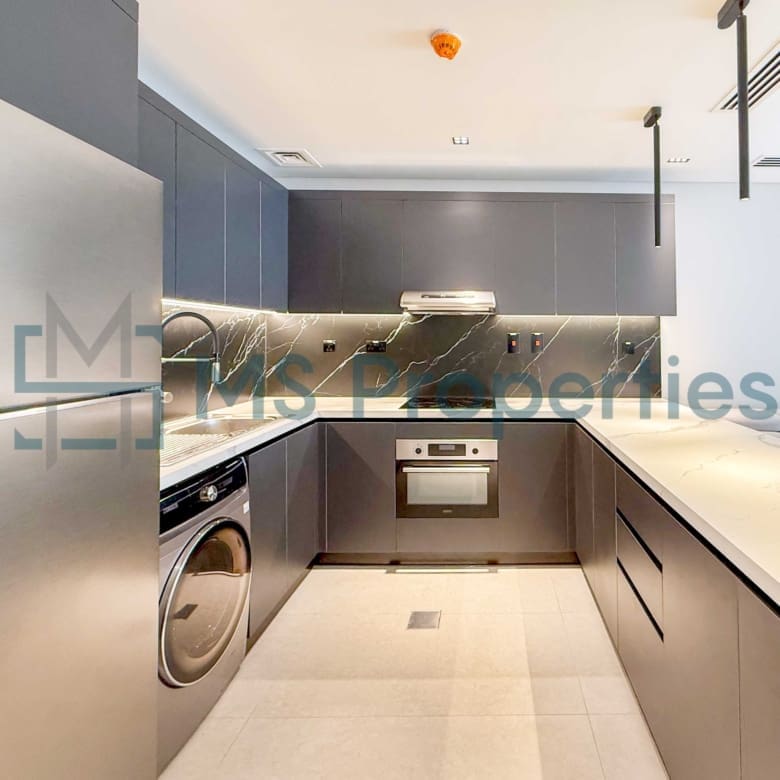 Month Free | Cozy Studio Furnished unit w/ Beach View