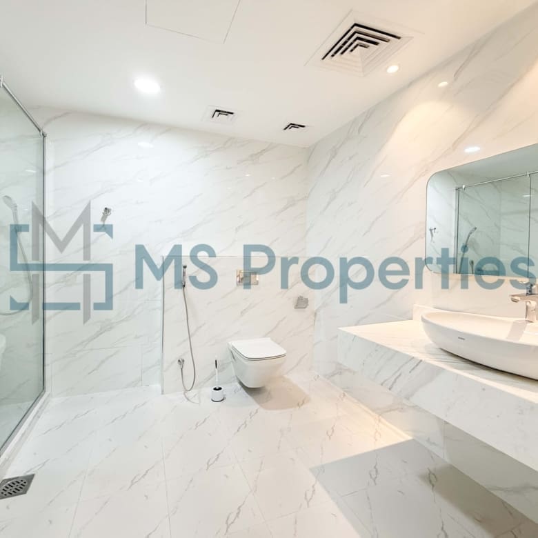 Spacious 2 BDR w/ Huge Balcony | Amazing Sea View