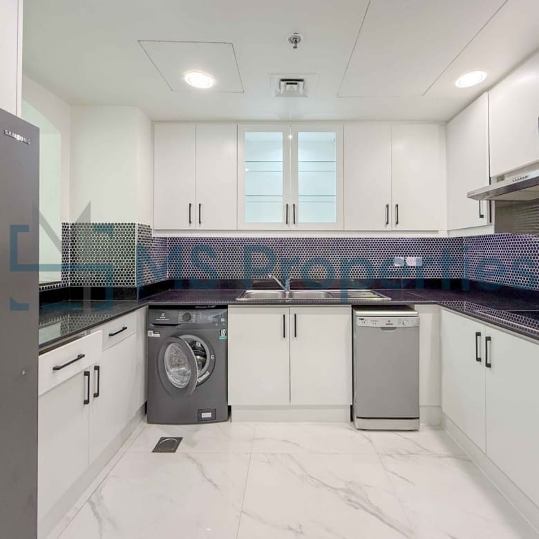Spacious 2 BDR w/ Huge Balcony | Amazing Sea View