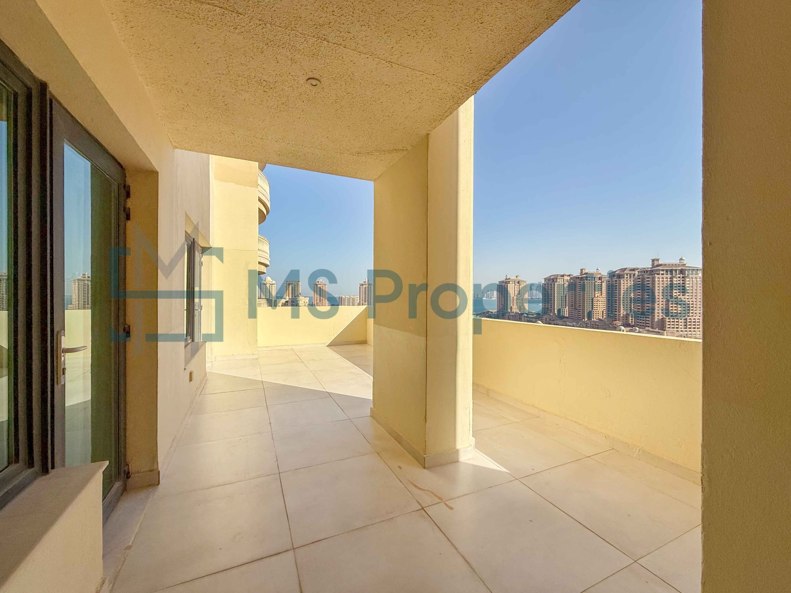 Spacious 2 BDR w/ Huge Balcony | Amazing Sea View