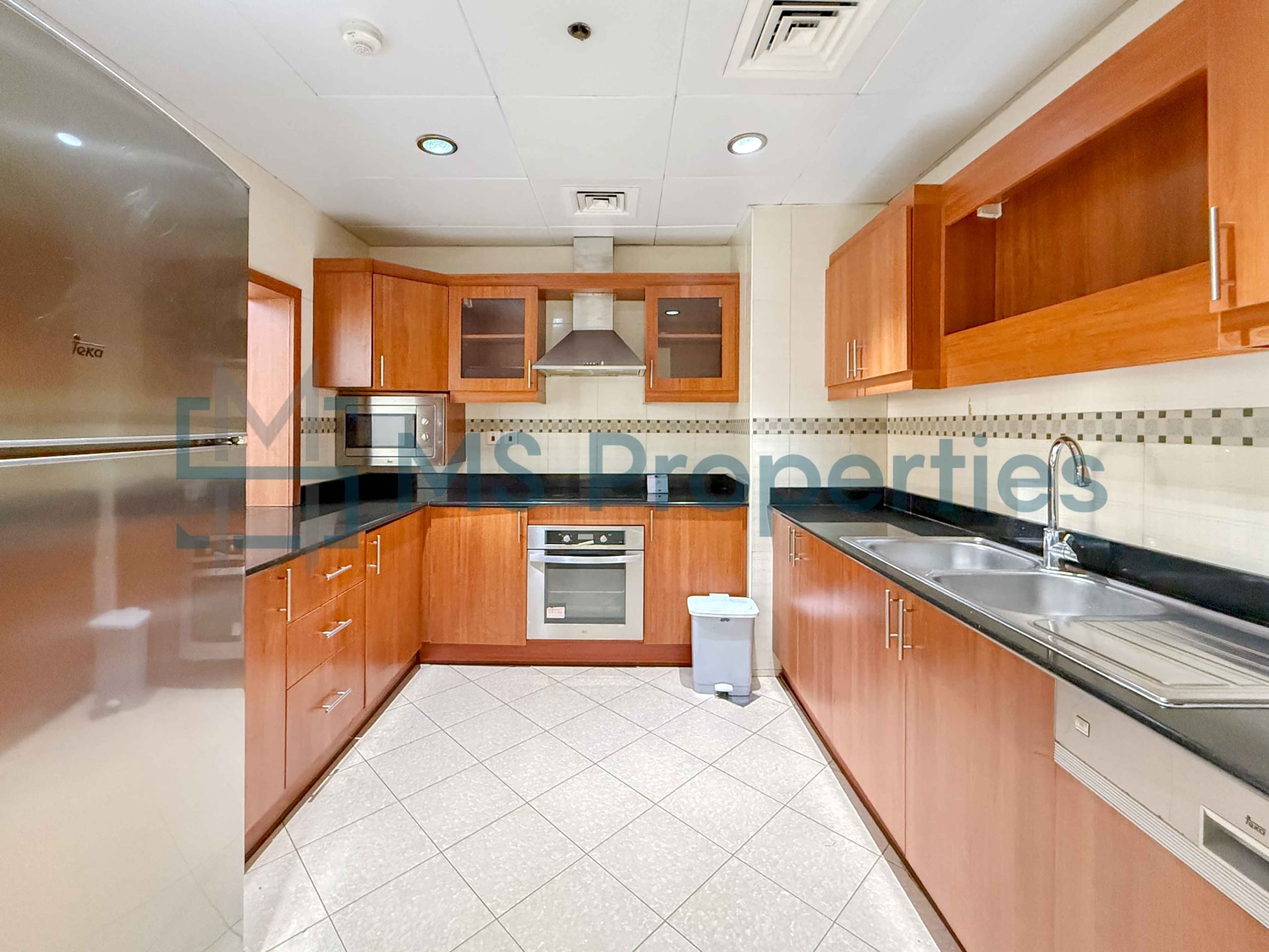 Stylish 1 BHK + Storage Furnished | with Perfect Balcony