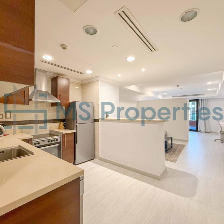 Stylish Studio Flat | Huge Balcony | Bills Included