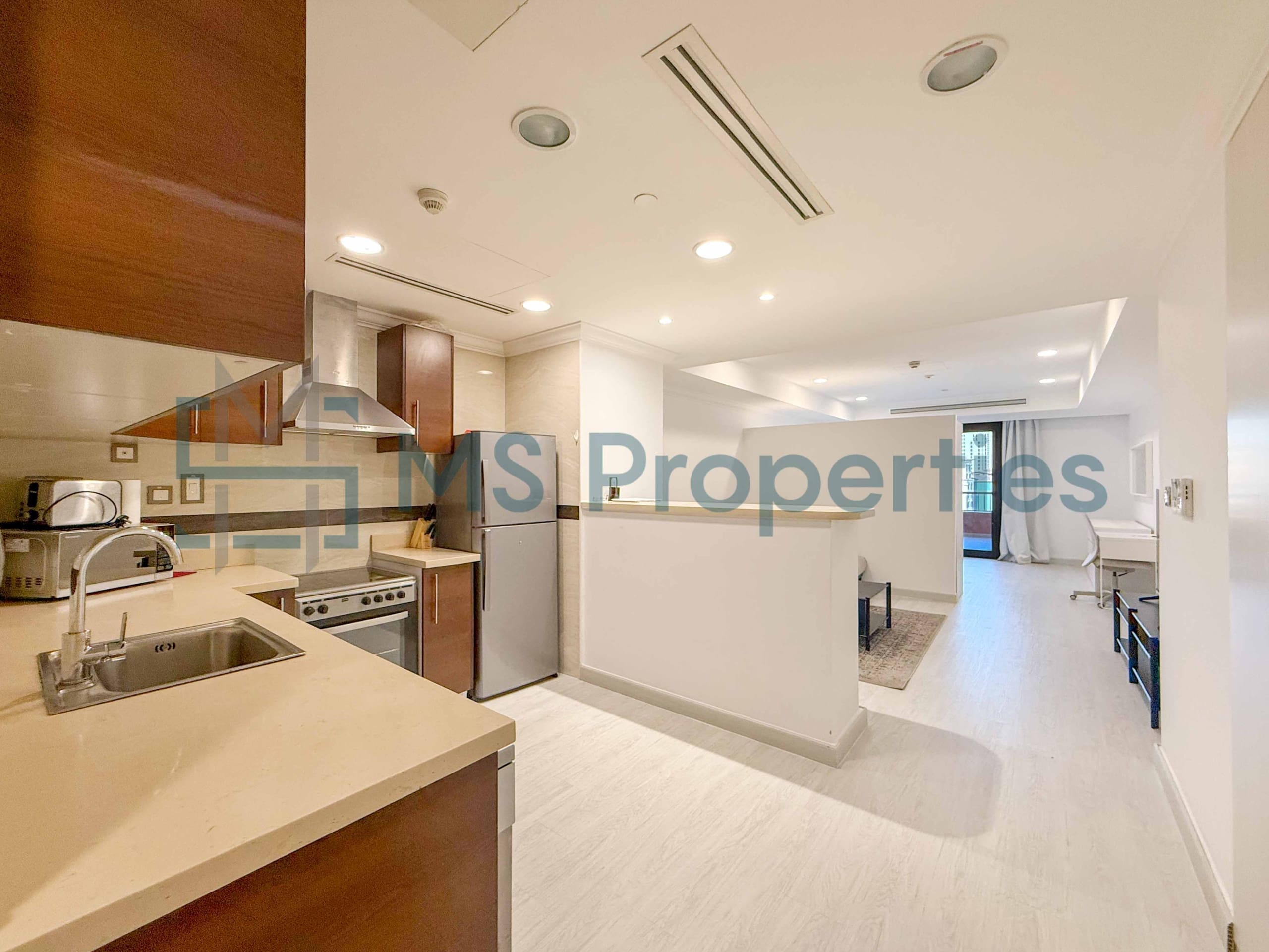 Stylish Studio Flat | Huge Balcony | Bills Included