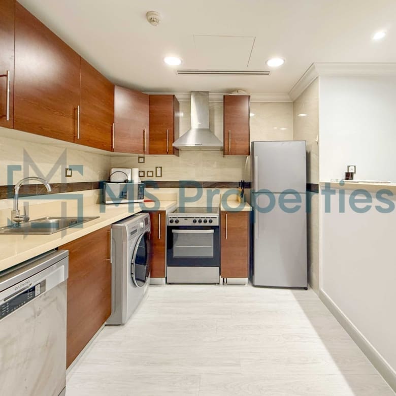Stylish Studio Flat | Huge Balcony | Bills Included