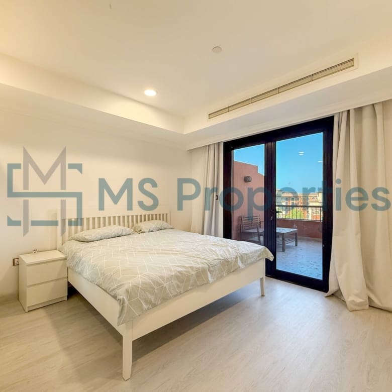 Stylish Studio Flat | Huge Balcony | Bills Included