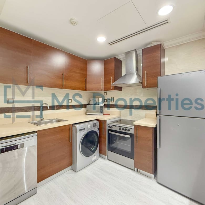 Stylish Studio Flat | Huge Balcony | Bills Included