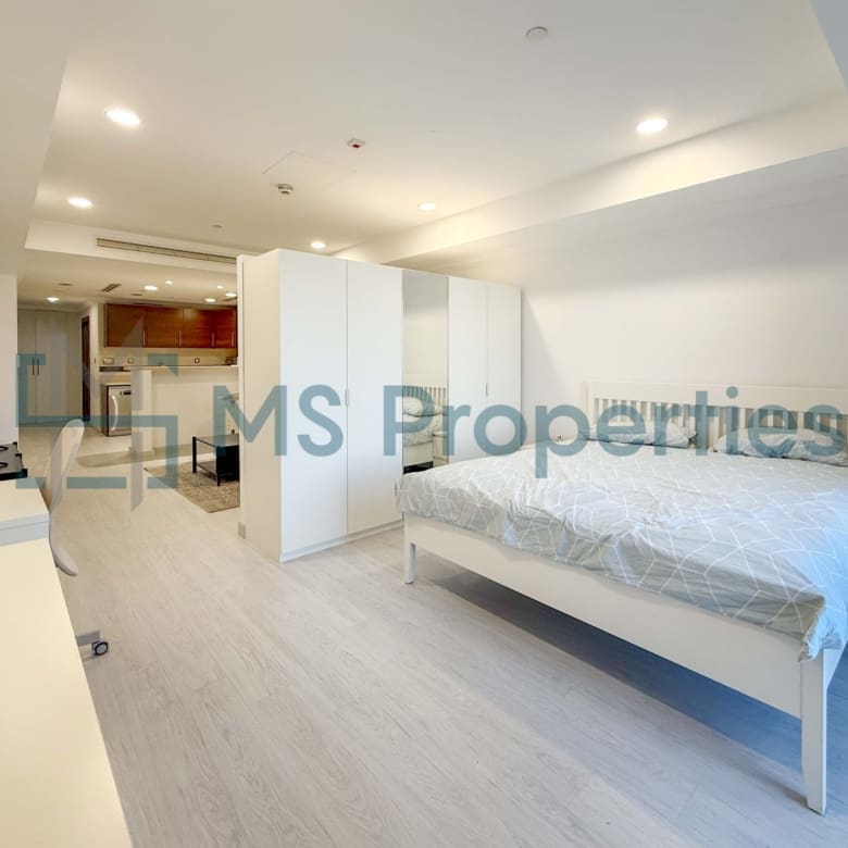 Stylish Studio Flat | Huge Balcony | Bills Included