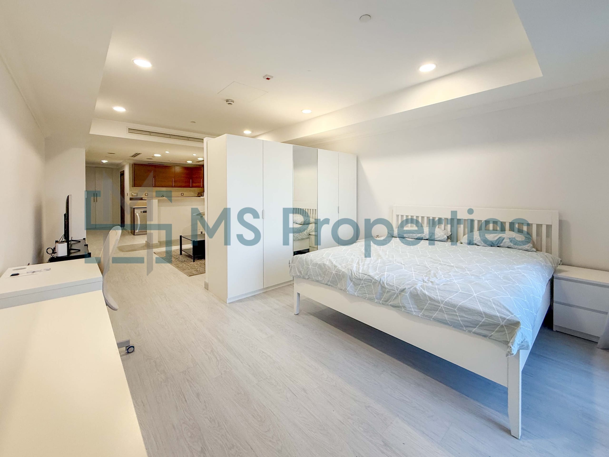 Stylish Studio Flat | Huge Balcony | Bills Included