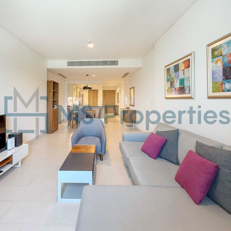 Pristine 1BHK + Office w/ Balcony | Bills Included