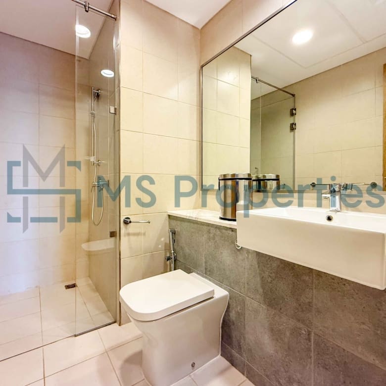 Pristine 1BHK + Office w/ Balcony | Bills Included